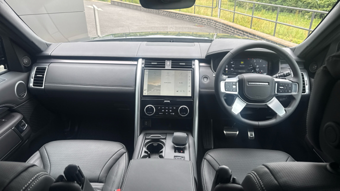 Land Rover Discovery 3.0 D350 Metropolitan Edition 5dr Auto Diesel Station Wagon - Image 9